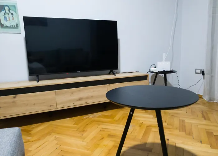 Roses アパート ティラナ